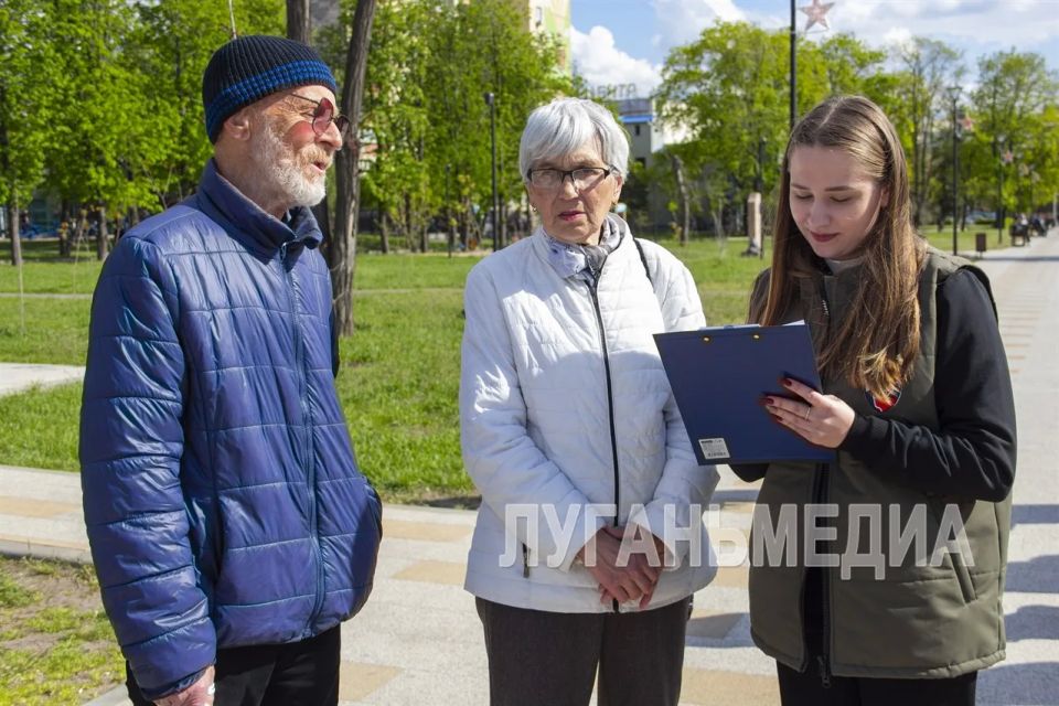 В Луганске прошел сбор предложений жителей в новую Народную программу «Единой России» В Луганске прошел сбор предложений жителей в новую Народную программу «Единой России»