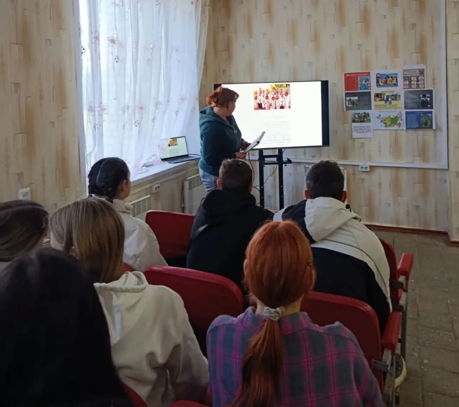 В Меловском муниципальном округе отметили День коренных малочисленных народов РФ В Меловском муниципальном округе отметили День коренных малочисленных народов РФ