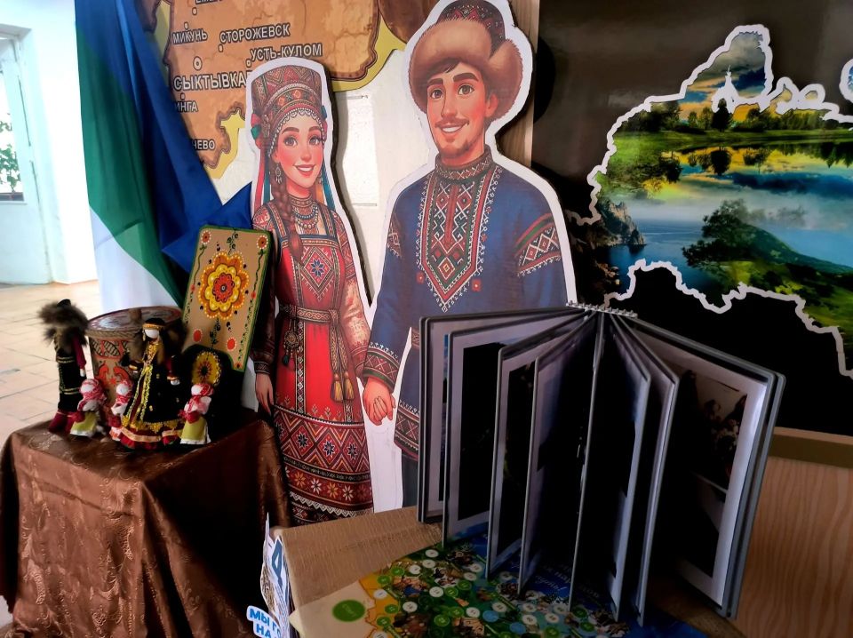 В Ровеньковской школе №3 открылось пространство, посвященное культуре Республики Коми! В Ровеньковской школе №3 открылось пространство, посвященное культуре Республики Коми!
