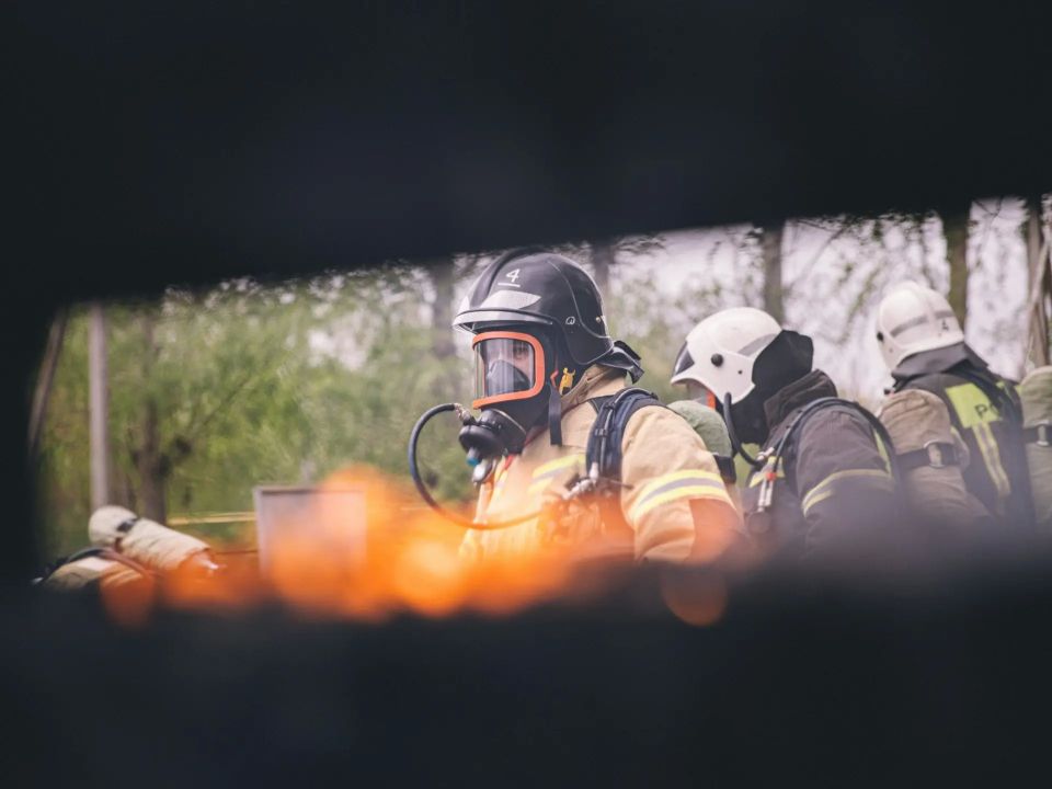 Леонид Пасечник: Сегодня мы поздравляем всех, кто выбрал делом своей жизни борьбу с огненной стихией! Леонид Пасечник: Сегодня мы поздравляем всех, кто выбрал делом своей жизни борьбу с огненной стихией!
