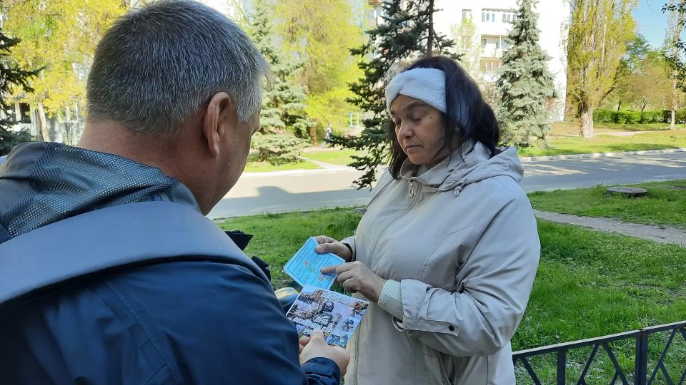 ПРОФЕССИЯ НА РУБЕЖЕ ОГНЯ. 30 апреля в нашей стране отмечают День пожарной охраны России ПРОФЕССИЯ НА РУБЕЖЕ ОГНЯ. 30 апреля в нашей стране отмечают День пожарной охраны России