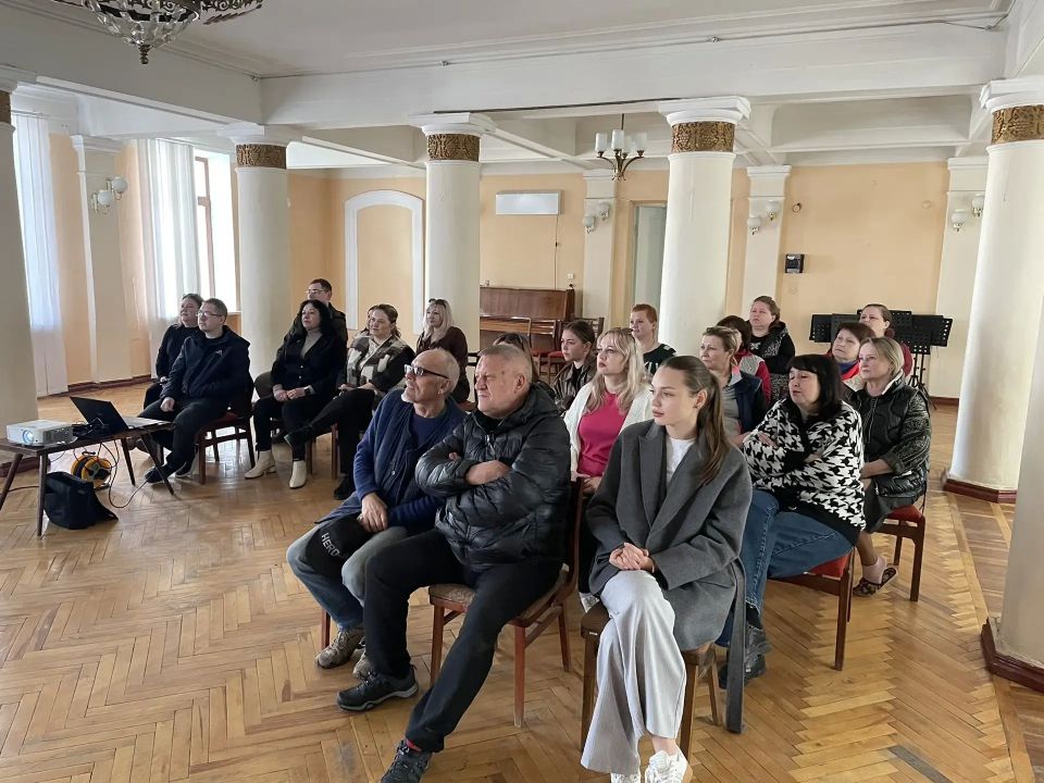В Краснодоне провели познавательный киносеанс В Краснодоне провели познавательный киносеанс