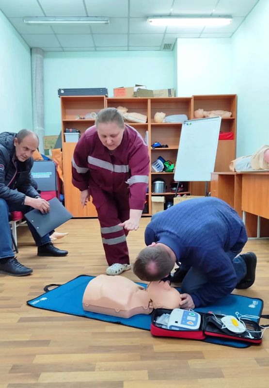 Сотрудники отдела подготовки специалистов по оказанию первой помощи Луганского центра медицины катастроф получили благодарность Сотрудники отдела подготовки специалистов по оказанию первой помощи Луганского центра медицины катастроф получили благодарность