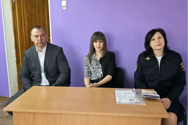 Акция «Мы – граждане России» продолжается на территории Свердловского муниципального округа ЛНР Акция «Мы – граждане России» продолжается на территории Свердловского муниципального округа ЛНР