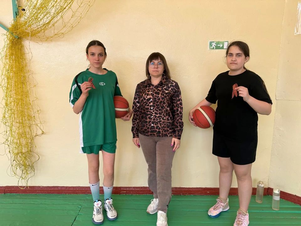 Всероссийская акция «Георгиевская лента» в Перевальске: молодежь передает эстафету памяти Всероссийская акция «Георгиевская лента» в Перевальске: молодежь передает эстафету памяти