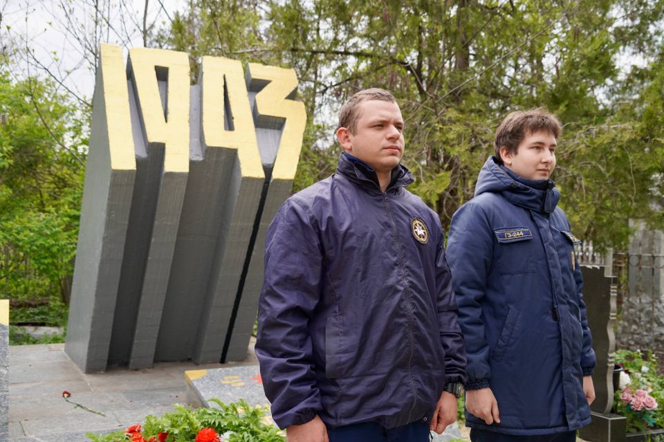 Добровольцы ЛугРО ВСКС помогают сохранить культурное наследие Луганска Добровольцы ЛугРО ВСКС помогают сохранить культурное наследие Луганска