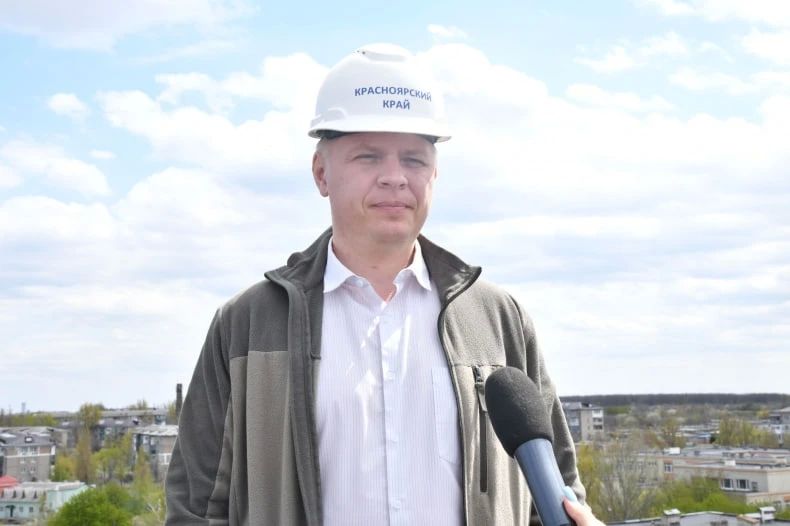 Красноярский край продолжает восстанавливать кровли в Свердловском округе: строители приступили к четвертому многоквартирному дому Красноярский край продолжает восстанавливать кровли в Свердловском округе: строители приступили к четвертому многоквартирному дому