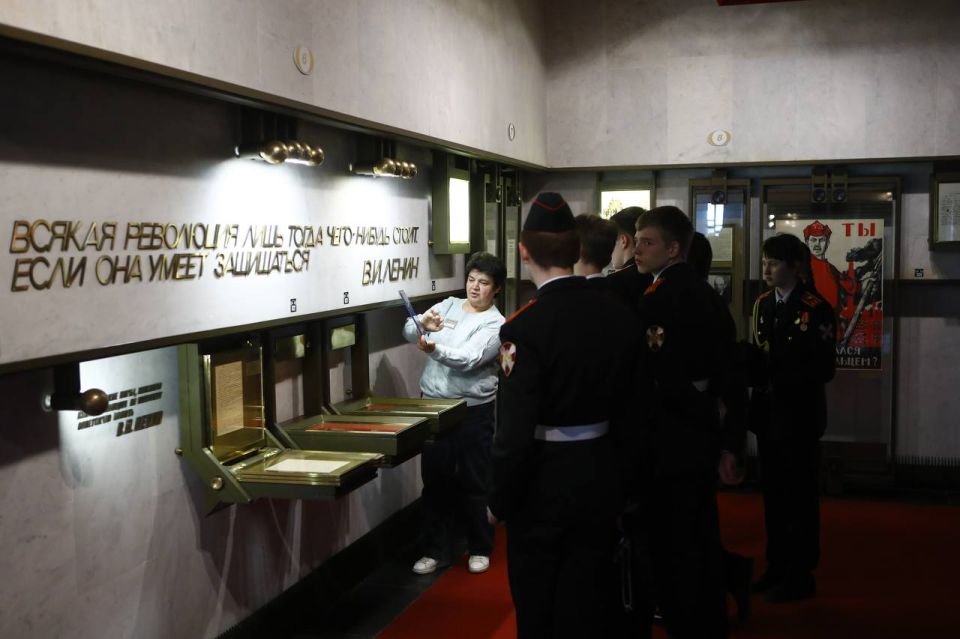 В музее-заповеднике «Горки Ленинские» прошла военно-патриотическая игра «Юнармия, вперёд!» В музее-заповеднике «Горки Ленинские» прошла военно-патриотическая игра «Юнармия, вперёд!»