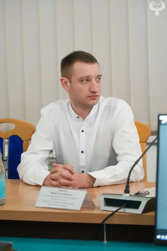 В ЛГУ им. В. Даля 29 апреля прошёл круглый стол на тему «Социально-экономическое развитие региона в современных реалиях на основе научно-исследовательской деятельности учёных» В ЛГУ им. В. Даля 29 апреля прошёл круглый стол на тему «Социально-экономическое развитие региона в современных реалиях на основе научно-исследовательской деятельности учёных»