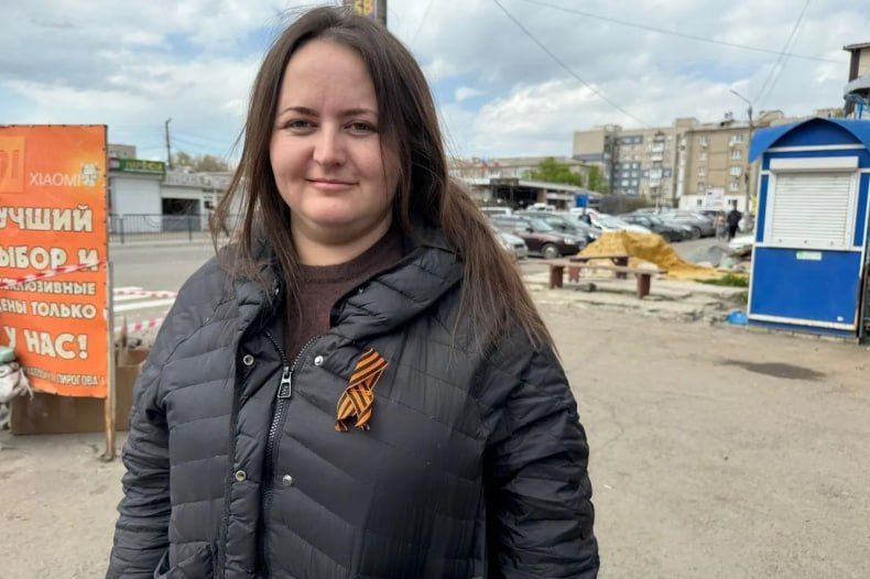 В Свердловске прошла патриотическая акция «Георгиевская лента», в которой приняли активное участие волонтёры Добро.Центра МБУ Центр досуга «Победа» В Свердловске прошла патриотическая акция «Георгиевская лента», в которой приняли активное участие волонтёры Добро.Центра МБУ Центр досуга «Победа»