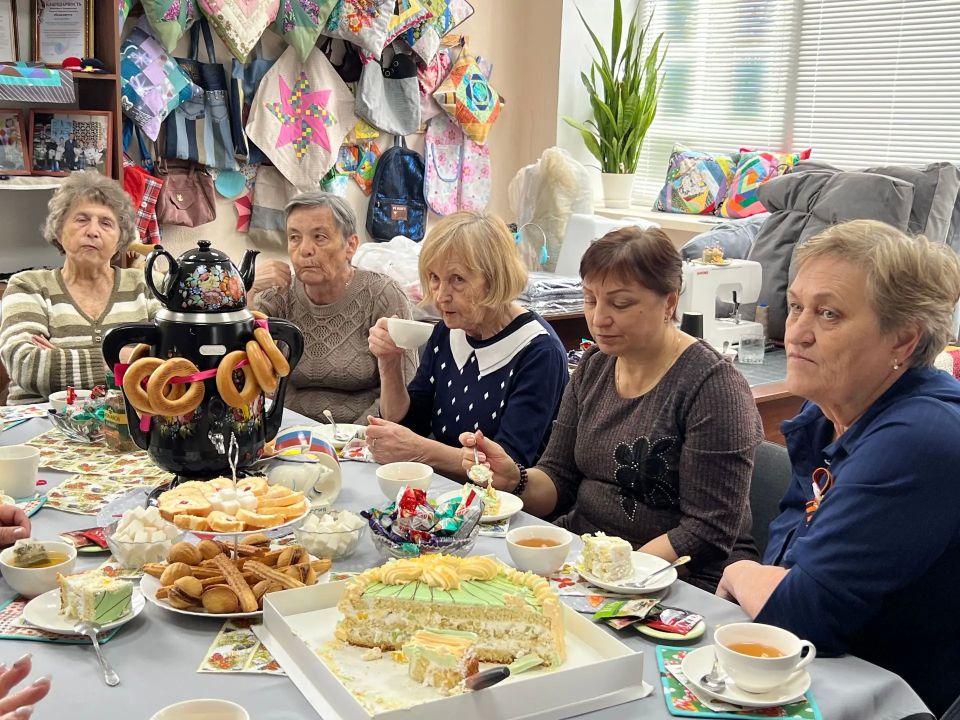 Благодаря «Единой России» славносербские женщины-волонтеры получили долгожданный оверлок Благодаря «Единой России» славносербские женщины-волонтеры получили долгожданный оверлок
