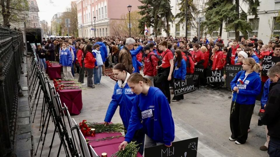 Антон Демидов: 12 лет назад Киевский режим показал свое настоящее лицо — 48 человек были зверски убиты в Доме Профсоюзов Антон Демидов: 12 лет назад Киевский режим показал свое настоящее лицо — 48 человек были зверски убиты в Доме Профсоюзов