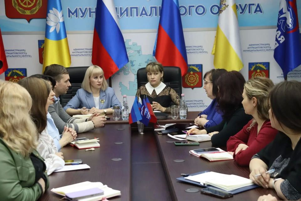 Уполномоченный по правам ребёнка в ЛНР Инна Швенк с рабочим визитом посетила Антрацит Уполномоченный по правам ребёнка в ЛНР Инна Швенк с рабочим визитом посетила Антрацит