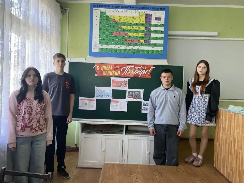 Очередная неделя в Лутугинском округе началась с «Разговоров о важном» о песнях войны Очередная неделя в Лутугинском округе началась с «Разговоров о важном» о песнях войны