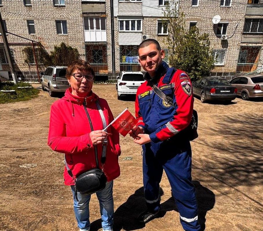 Накануне великого праздника — Дня Победы — добровольцы ССО «Молодогвардеец» ЛугРО ВСКС, студенты Краснодонского факультета инженерии и менеджмента (филиал) ЛГУ им. В. Даля, присоединились к акции «Георгиевская лента» Накануне великого праздника — Дня Победы — добровольцы ССО «Молодогвардеец» ЛугРО ВСКС, студенты Краснодонского факультета инженерии и менеджмента (филиал) ЛГУ им. В. Даля, присоединились к акции «Георгиевская лента»