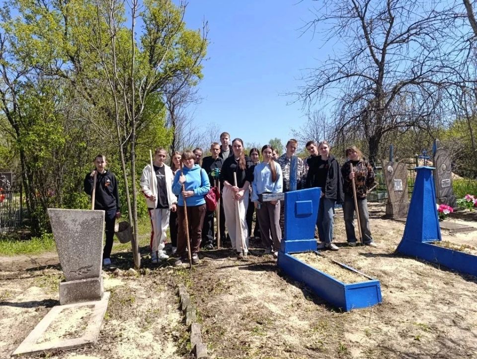 "Память в камне и сердце: Чугинка готовится к 81-й годовщине Победы" "Память в камне и сердце: Чугинка готовится к 81-й годовщине Победы"