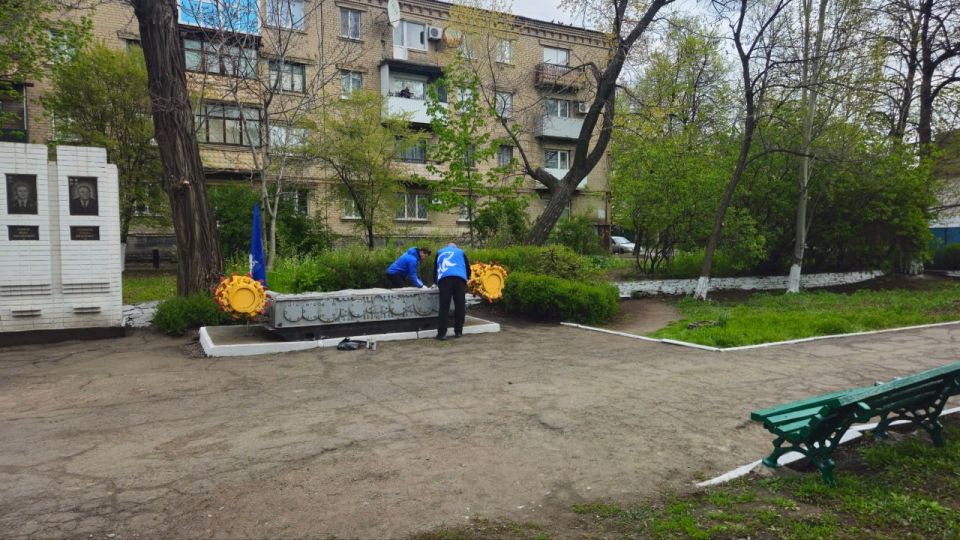 В преддверии двух великих праздников – 1 Мая и Дня Победы – привели в порядок Аллею Славы на улице Карла Маркса В преддверии двух великих праздников – 1 Мая и Дня Победы – привели в порядок Аллею Славы на улице Карла Маркса