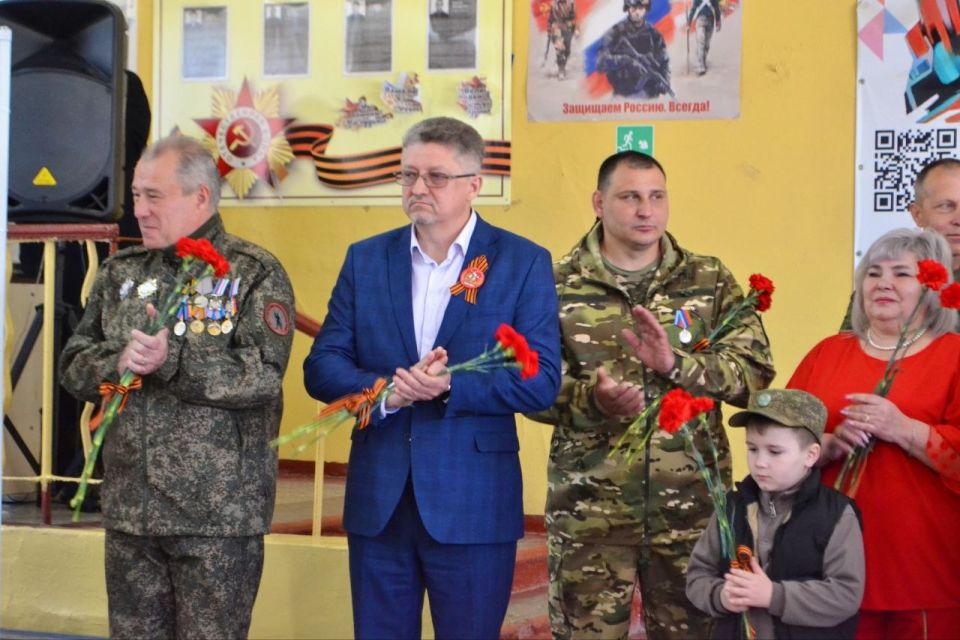 Сегодня в школе №6 города Луганска состоялась традиционная встреча, посвящённое основанию 7-го блокпоста и его героям Сегодня в школе №6 города Луганска состоялась традиционная встреча, посвящённое основанию 7-го блокпоста и его героям