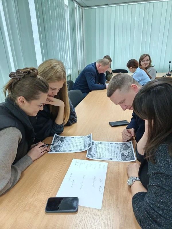 Молодёжный совет ГУП ЛНР «Лугансквода» провёл увлекательный квиз, приуроченный к празднику 1 Мая - Дню Весны и Труда Молодёжный совет ГУП ЛНР «Лугансквода» провёл увлекательный квиз, приуроченный к празднику 1 Мая - Дню Весны и Труда