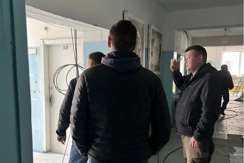 Шефская помощь в действии: Красноярский край держит курс на восстановление 36 объектов в Свердловском округе ЛНР Шефская помощь в действии: Красноярский край держит курс на восстановление 36 объектов в Свердловском округе ЛНР