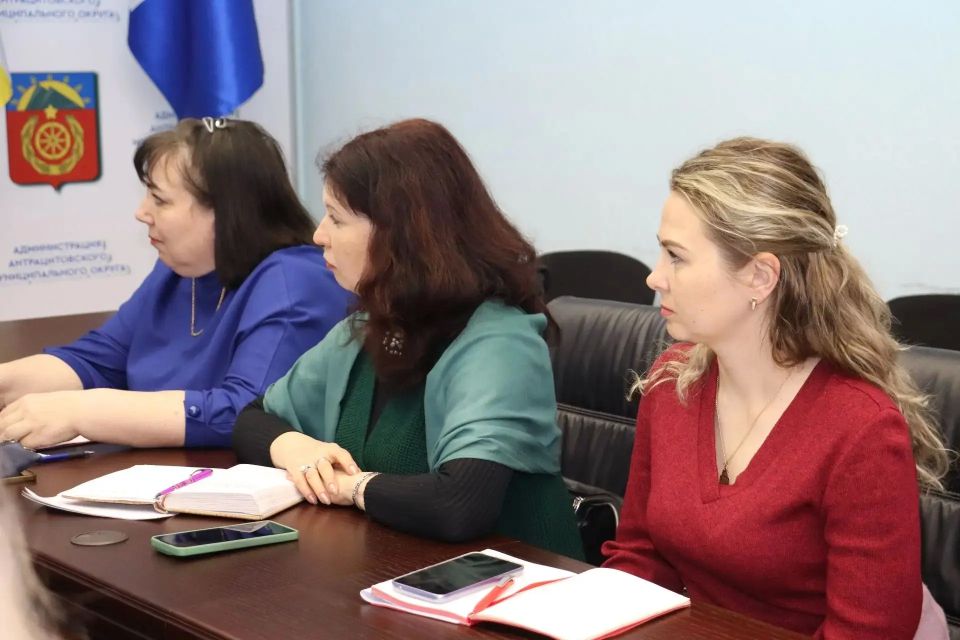 Уполномоченный по правам ребёнка в ЛНР Инна Швенк с рабочим визитом посетила Антрацит Уполномоченный по правам ребёнка в ЛНР Инна Швенк с рабочим визитом посетила Антрацит