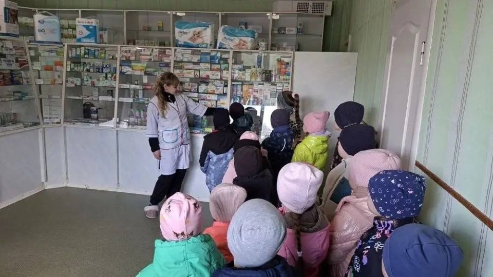 27.04.2026 в аптеку № 98 Филиала ЦГА № 52 ГУП ЛНР «ЛУГМЕДФАРМ» пришли орлята-дошколята дошкольного отделения ГБОУ ЛНР «ВУВК № 2 «Берегиня» 27.04.2026 в аптеку № 98 Филиала ЦГА № 52 ГУП ЛНР «ЛУГМЕДФАРМ» пришли орлята-дошколята дошкольного отделения ГБОУ ЛНР «ВУВК № 2 «Берегиня»