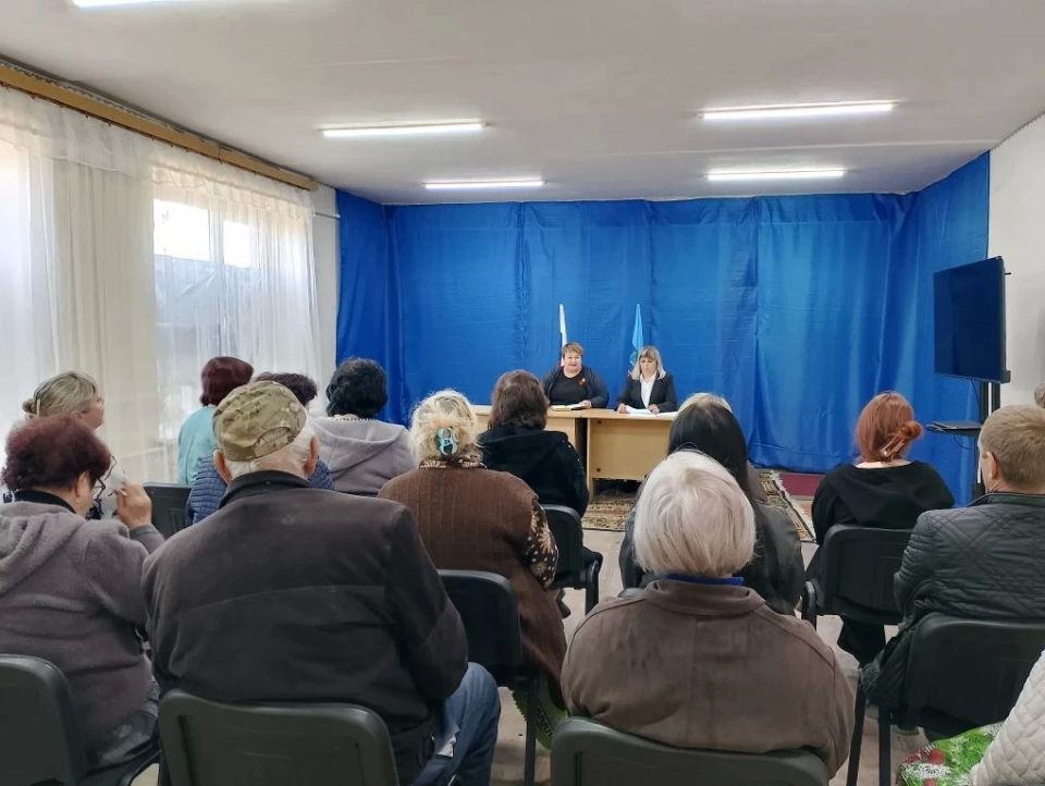 По инициативе группы активистов и при поддержке Администрации Антрацитовского муниципального округа в пгт Есауловка прошло собрание граждан, посвящённое созданию территориального общественного самоуправления (ТОС) По инициативе группы активистов и при поддержке Администрации Антрацитовского муниципального округа в пгт Есауловка прошло собрание граждан, посвящённое созданию территориального общественного самоуправления (ТОС)