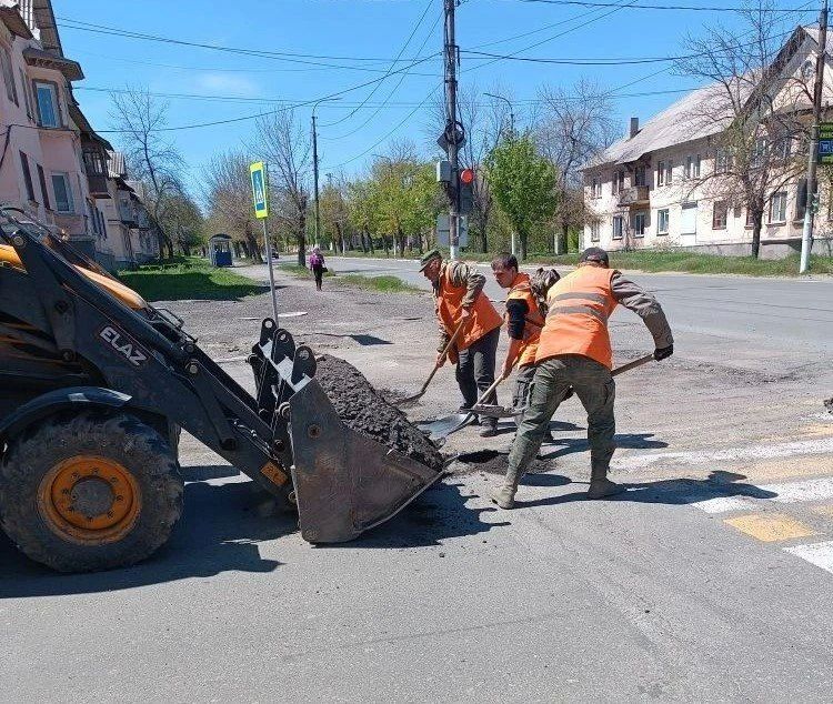 Коммунальными службами проведены работы на территории города Коммунальными службами проведены работы на территории города