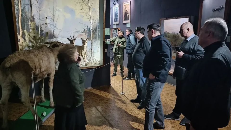 Делегация из Калужской области привезла гумпомощь в ЛНР Делегация из Калужской области привезла гумпомощь в ЛНР