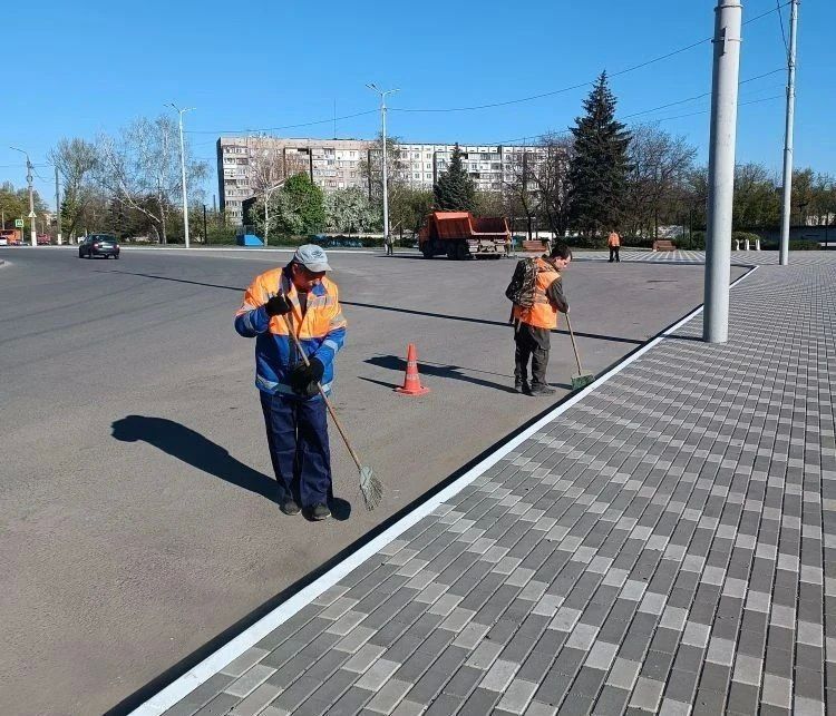 Коммунальными службами проведены работы на территории города Коммунальными службами проведены работы на территории города