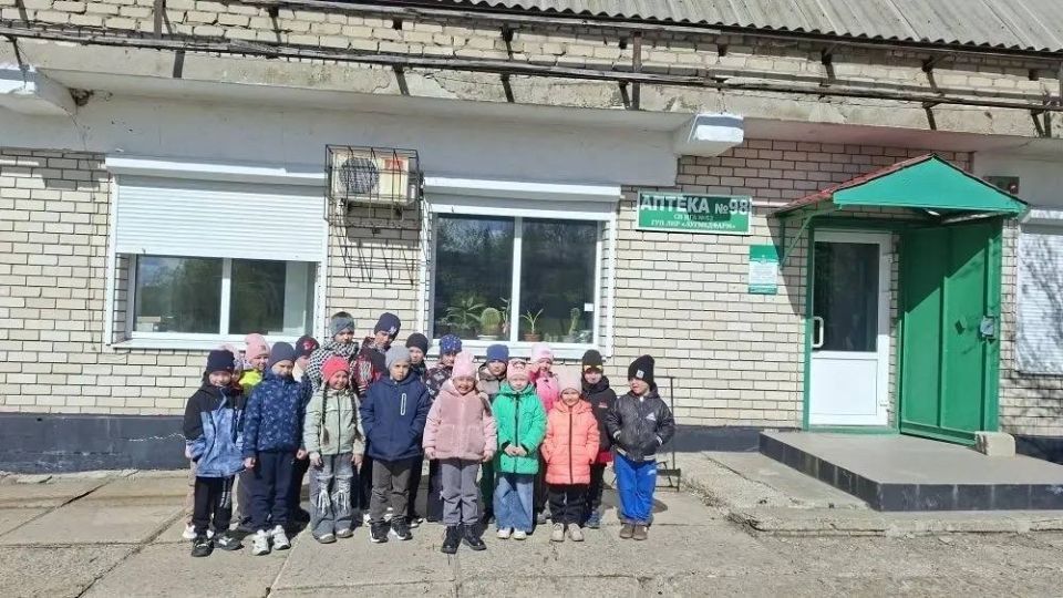 27.04.2026 в аптеку № 98 Филиала ЦГА № 52 ГУП ЛНР «ЛУГМЕДФАРМ» пришли орлята-дошколята дошкольного отделения ГБОУ ЛНР «ВУВК № 2 «Берегиня» 27.04.2026 в аптеку № 98 Филиала ЦГА № 52 ГУП ЛНР «ЛУГМЕДФАРМ» пришли орлята-дошколята дошкольного отделения ГБОУ ЛНР «ВУВК № 2 «Берегиня»