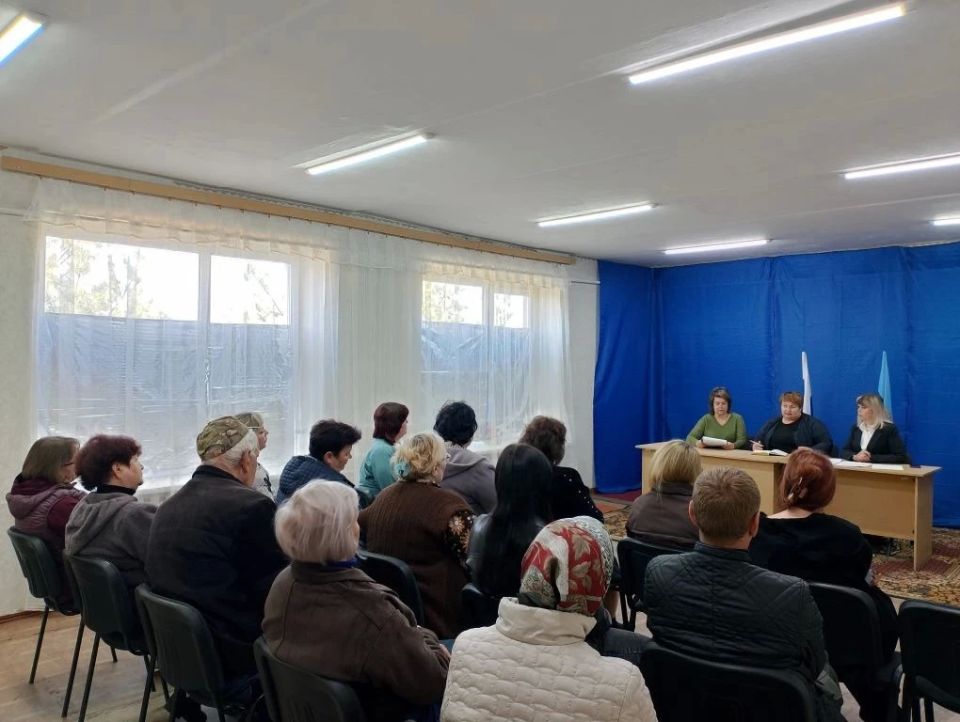 По инициативе группы активистов и при поддержке Администрации Антрацитовского муниципального округа в пгт Есауловка прошло собрание граждан, посвящённое созданию территориального общественного самоуправления (ТОС) По инициативе группы активистов и при поддержке Администрации Антрацитовского муниципального округа в пгт Есауловка прошло собрание граждан, посвящённое созданию территориального общественного самоуправления (ТОС)