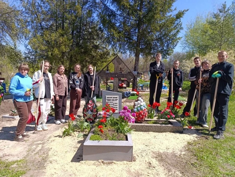 "Память в камне и сердце: Чугинка готовится к 81-й годовщине Победы" "Память в камне и сердце: Чугинка готовится к 81-й годовщине Победы"