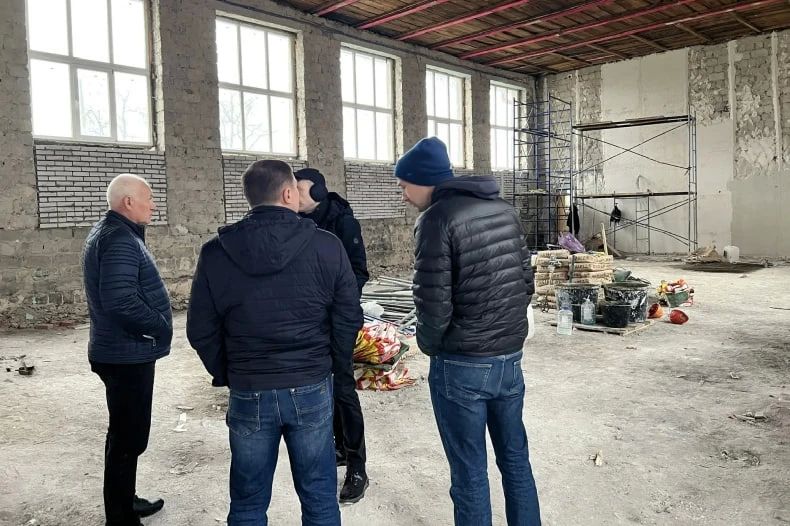 Шефская помощь в действии: Красноярский край держит курс на восстановление 36 объектов в Свердловском округе ЛНР Шефская помощь в действии: Красноярский край держит курс на восстановление 36 объектов в Свердловском округе ЛНР