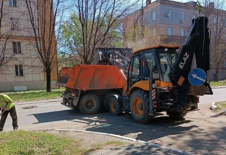 Коммунальными службами проведены работы на территории города Коммунальными службами проведены работы на территории города