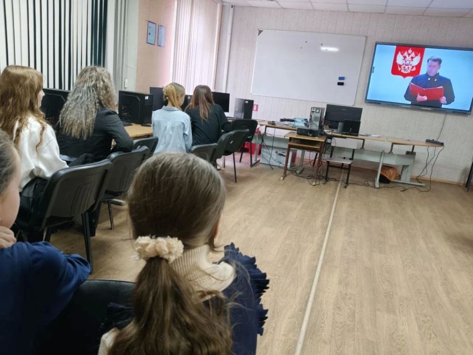 В школах Лутугинского муниципального округа провели показ социальный ролик «Расходник» В школах Лутугинского муниципального округа провели показ социальный ролик «Расходник»