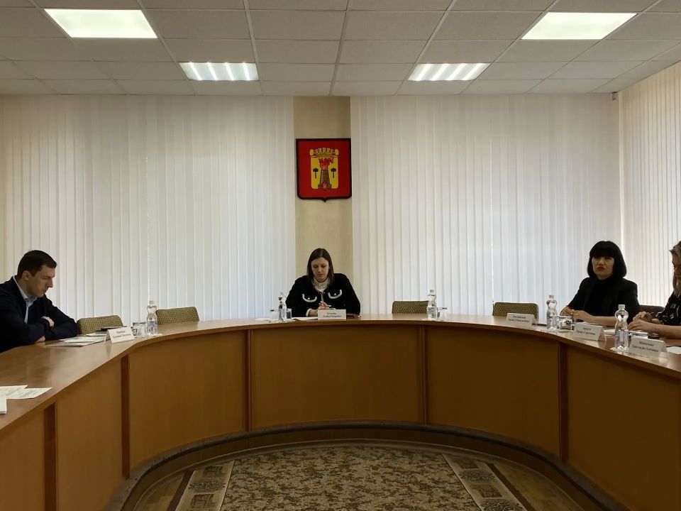 В Администрации Луганска состоялось очередное заседание рабочей группы по противодействию теневой занятости В Администрации Луганска состоялось очередное заседание рабочей группы по противодействию теневой занятости