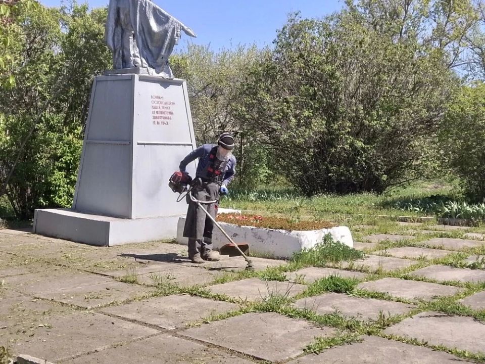 "Память в камне и сердце: Чугинка готовится к 81-й годовщине Победы" "Память в камне и сердце: Чугинка готовится к 81-й годовщине Победы"
