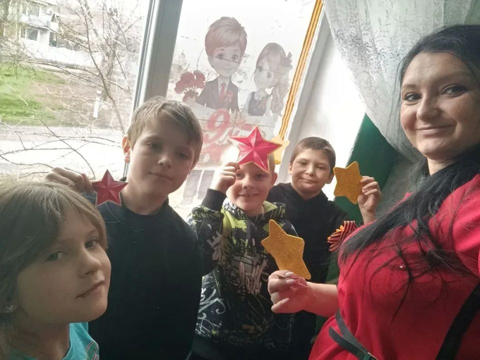 В преддверии Дня Победы в пгт Кленовый и пгт Большекаменка развернулась настоящая волна патриотического подъёма В преддверии Дня Победы в пгт Кленовый и пгт Большекаменка развернулась настоящая волна патриотического подъёма