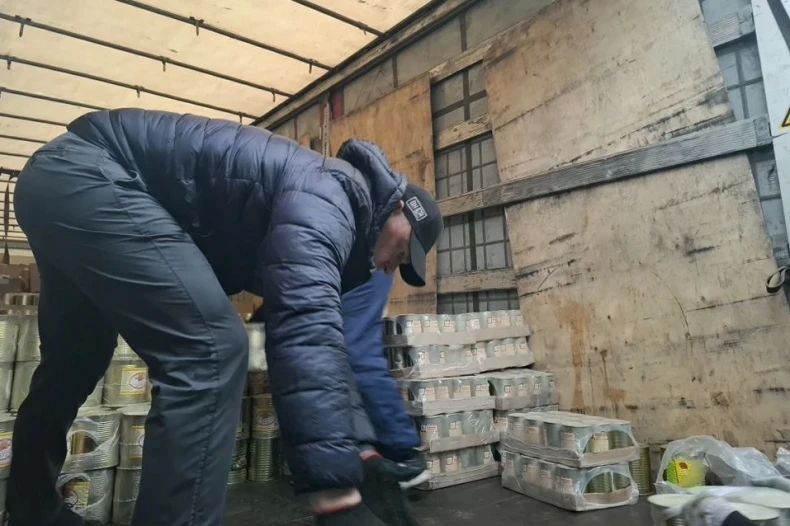 Красноярский край направил гумпомощь жителям Свердловского округа Красноярский край направил гумпомощь жителям Свердловского округа