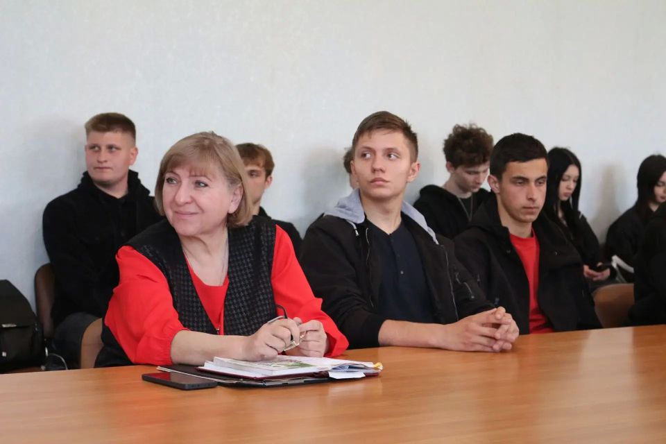 «Люби язык, как Даль его любил»: в Луганске прошла поэтическая акция, посвящённая 225-летию великого собирателя слов «Люби язык, как Даль его любил»: в Луганске прошла поэтическая акция, посвящённая 225-летию великого собирателя слов