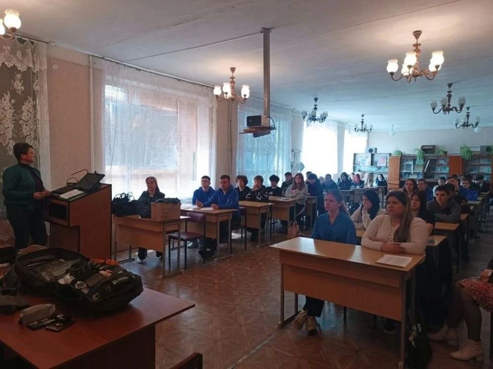 В рамках проекта "Патриотизм не лозунг и не фраза, а ежедневные полезные дела", реализуемого АНО РЦД " Мы вместе, мы рядом" при поддержке Фонда президентских грантов, направленного на военно-патриотическое воспитание... В рамках проекта "Патриотизм не лозунг и не фраза, а ежедневные полезные дела", реализуемого АНО РЦД " Мы вместе, мы рядом" при поддержке Фонда президентских грантов, направленного на военно-патриотическое воспитание...