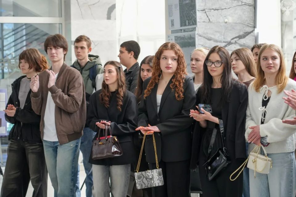 В Далевском университете открылась выставка о борьбе за суверенитет России В Далевском университете открылась выставка о борьбе за суверенитет России