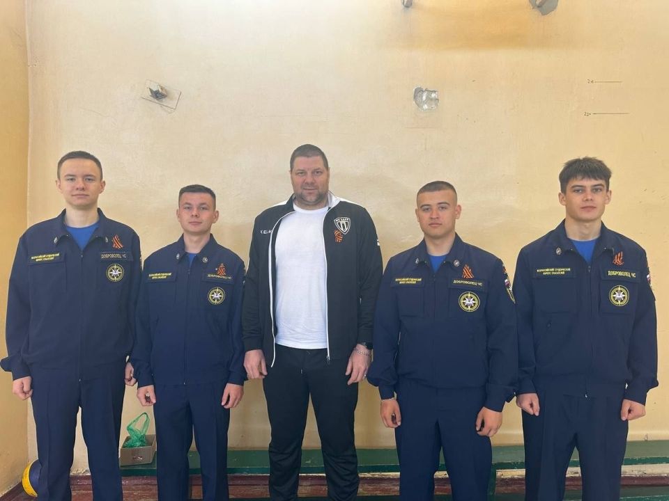 Символ мужества и славы: «Ворошиловец-2» раздал Георгиевские ленты! Символ мужества и славы: «Ворошиловец-2» раздал Георгиевские ленты!