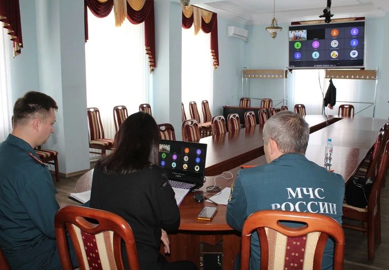 В Краснодоне состоялось совещание по вопросам пожароопасного периода на объектах АПК В Краснодоне состоялось совещание по вопросам пожароопасного периода на объектах АПК