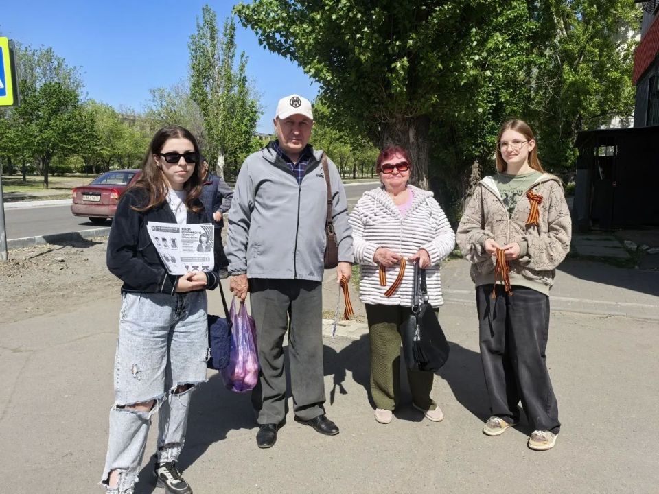 Символ непоколебимой славы и вечной памяти: Северодонецкий технологический институт и колледж СТИ провел патриотическую акцию «Георгиевская ленточка» Символ непоколебимой славы и вечной памяти: Северодонецкий технологический институт и колледж СТИ провел патриотическую акцию «Георгиевская ленточка»