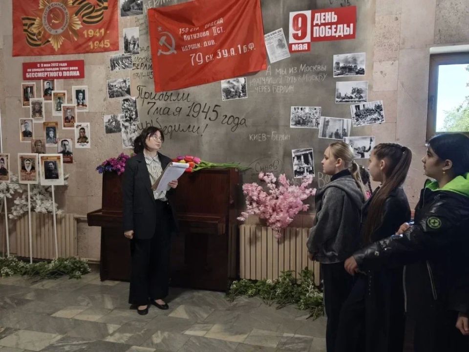 В Луганском академическом театре кукол стартовал цикл мероприятий «Пока мы помним – подвиг героев жив!» В Луганском академическом театре кукол стартовал цикл мероприятий «Пока мы помним – подвиг героев жив!»