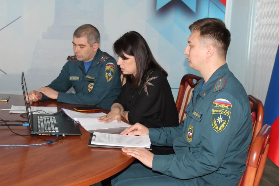 В Краснодоне состоялось совещание по вопросам пожароопасного периода на объектах АПК В Краснодоне состоялось совещание по вопросам пожароопасного периода на объектах АПК