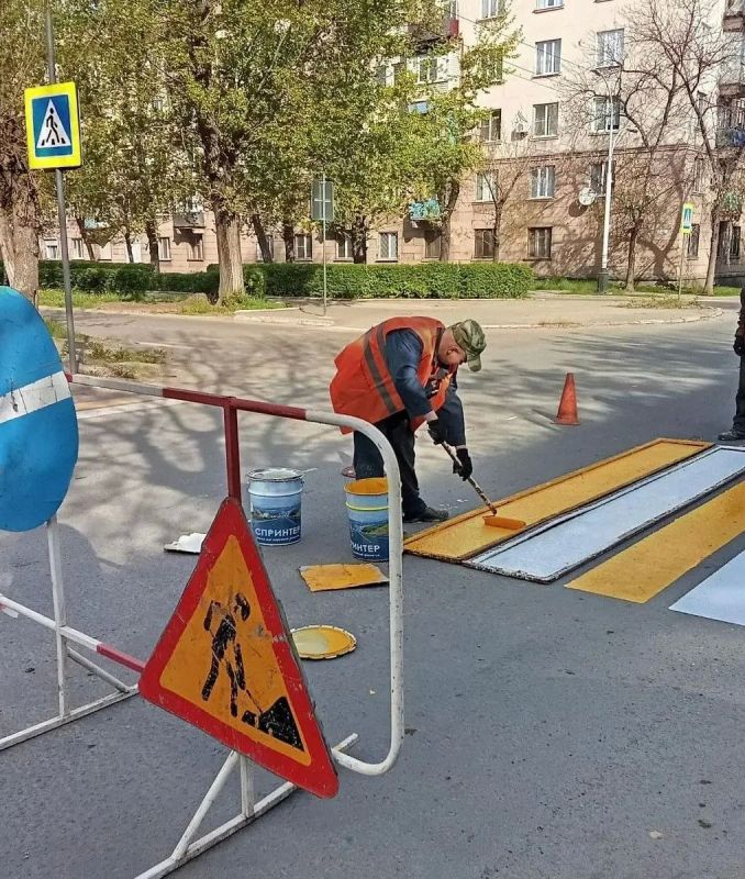 Коммунальными службами проведены работы на территории города Коммунальными службами проведены работы на территории города