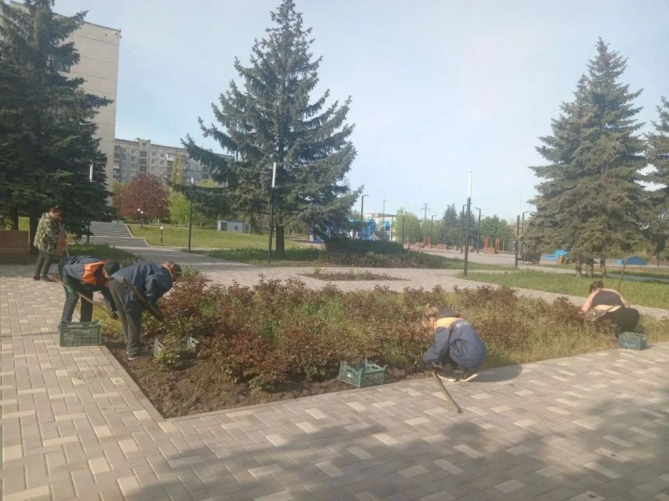 Коммунальными службами проведены работы на территории города Коммунальными службами проведены работы на территории города